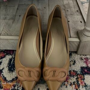 Vionic Tan Leather Flats with Bow Detail